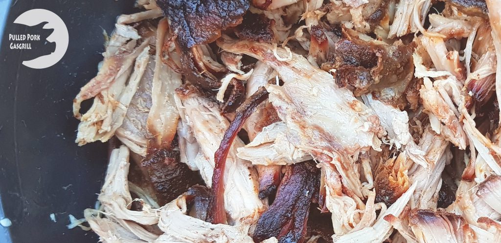 Pulled Pork auf dem Gasgrill gemacht